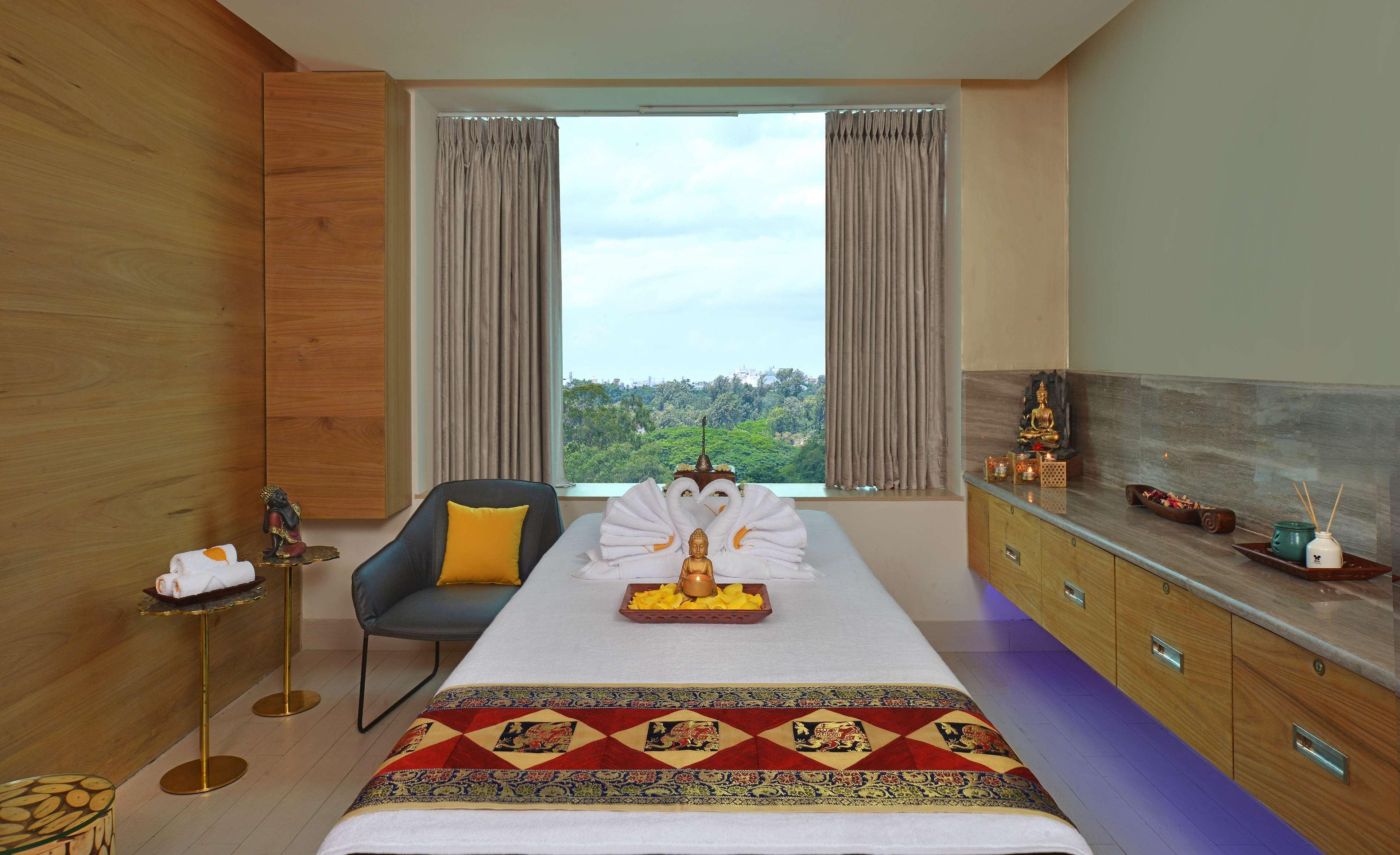 Radisson Bengaluru City Center Luaran gambar